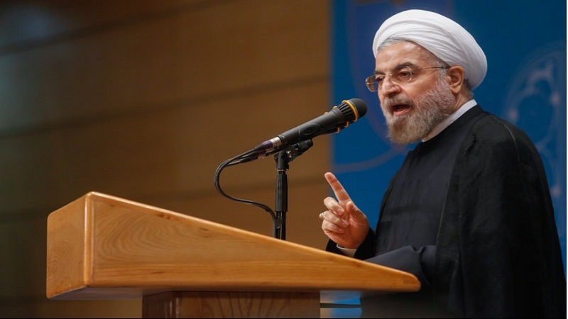ڈاکٹر حسن روحانی نے کہا کہ اسلامی ممالک کو متحد اور اسلامی بدر کامل کی حیثیت سے ایک دوسرے کے ساتھ متحد رہنا چاہئے-