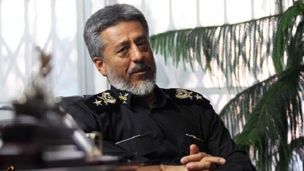 Kontr-admiral Səyyari: İran regionun birinci oyunçusudur