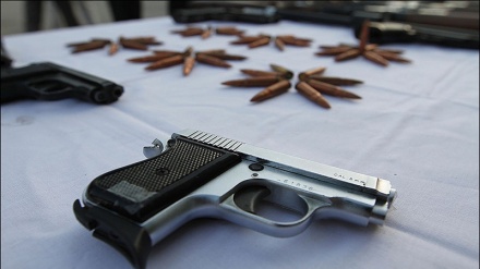 Ermənistanda etiraz aksiyası iştirakçılarında soyuq silah aşkar edilib