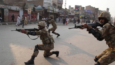 پاکستانی فضائیہ کے کیمپ پر دہشت گردوں کا حملہ 