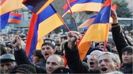 Ermənistanda hökumət əleyhinə  yeni etiraz dalğası