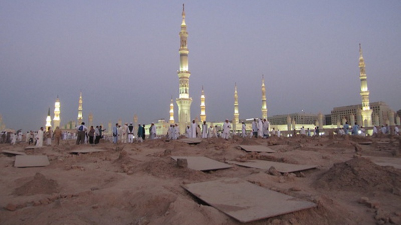 Dünya müsəlmanları Ərəbistanda müqəddəs məkanların dağıdılmasına etiraz edirlər