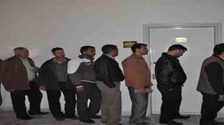 Onlarla yaraqlı Suriyanın dövlət qüvvələrinə təslim olub