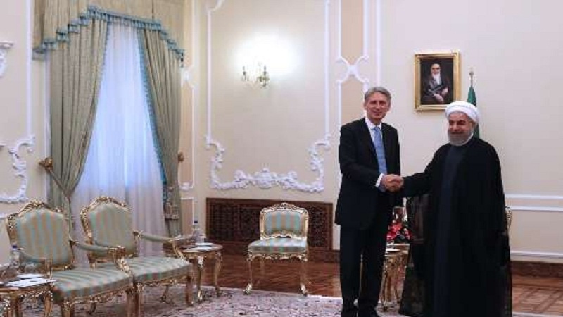 İngiltərə xarici işlər nazirinin prezident Ruhani ilə görüşü