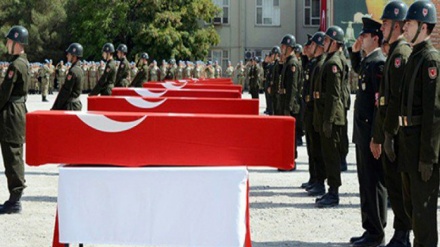 Malbatên leşkerên Tirkiyê li dijî şer nerazîbûn nîşan dan