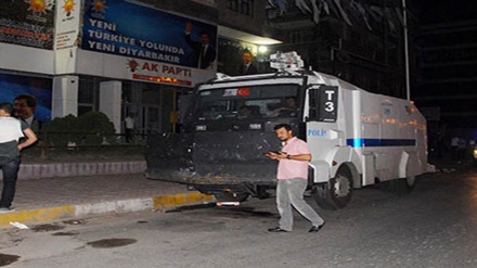 Türkiyədə Ədalət və İnkişaf partiyasının binası qarşısında partlayış törədilib