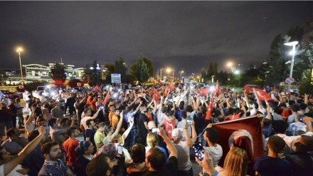 Xwenîşandana li Tirkiyê bi nîşana şermezarkirina têrorîsmê