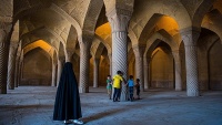 Širaz je jedan od velikih iranskih gradova i centar pokrajine Fars.