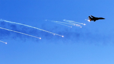 Irak: Početak zračnih napada borbenim avionima F 16 na položaje DAIŠ-a