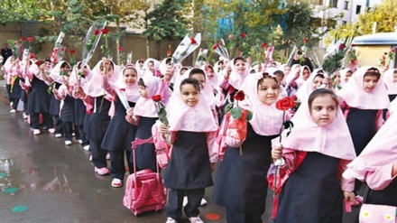 İranda yeni təhsil ili başlanıb
