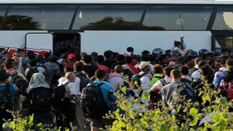 Haos u Hrvatskoj se nastavlja, autobusi voze izbjeglice prema mađarskoj granici
