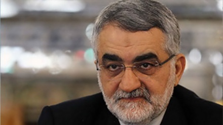 Borucerdi: İranın raket siyasətləri beynəlxalq qanunlarla təzadlı deyil