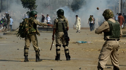 ہندوستان کے زیرانتظام کشمیر میں مظاہرے۔ 