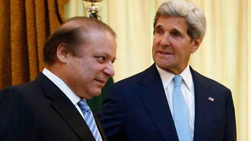 پاکستان کے وزیراعظم نواز شریف کی امریکی وزیر خارجہ جان کیری سے گفتگو