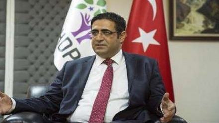 HDP`ê ji hewildana bi armanca guhertina ciyên dengwergirtinê rexne kir