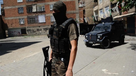 U sukobu turskih vojnih snaga i kurdskih pobunjenika poginulo 36 osoba 