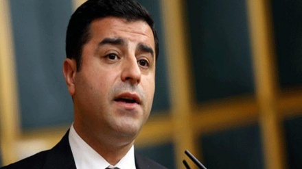 Demirtaş: KCK amade ye  vegere ser maseya muzakereyê