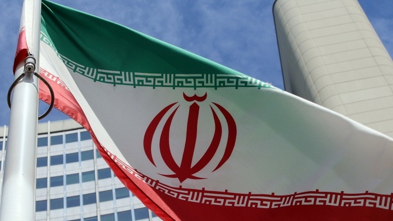
İran bayrağı bütün səfirliklərdə yarıya endirildi
