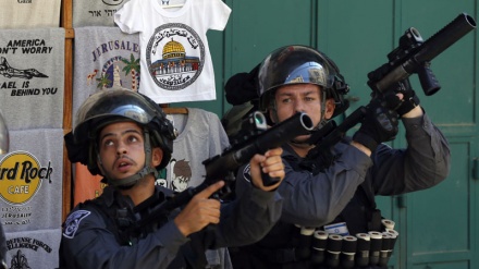 Palestina: Ranjeno 12 Palestinaca u napacu cionista na džamiju El-Aksa