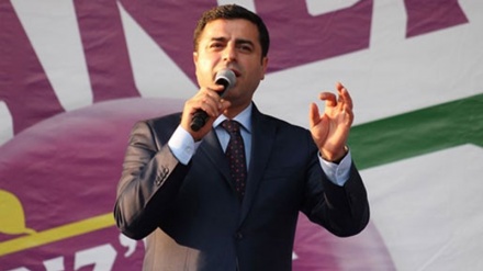Tirkiye daxwaza zîndanîkirina Demîrtaş dike