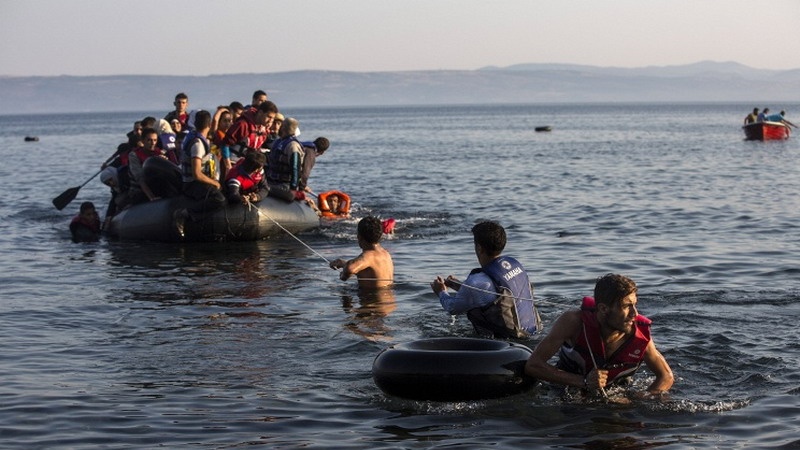 پناہ گزینوں کی کشتی کو حادثہ، 7 افراد جاں بحق
