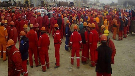 Azərbaycanda fəhlələr aksiya keçirdi