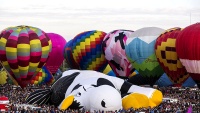 Festival balona u gradu New Mexico