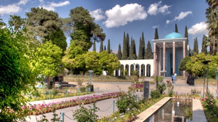 سەعدی شیرازی شاعیری ناسراو و به ناوبانگی ئێرانی