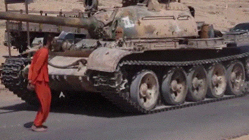 DAIŠ sirijskog mladića pregazio tenkom