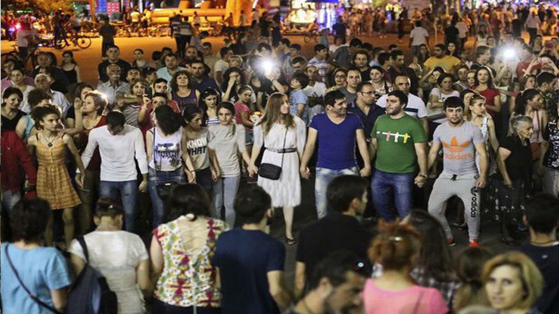 İrəvanda yenidən etiraz aksiyası başlanıb