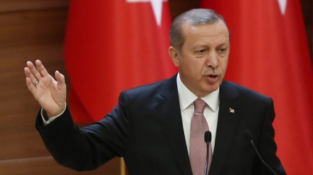 Erdogan zatražio susret s Putinom u Parizu