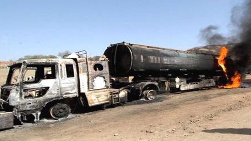 عراقی فضائیہ کی بمباری، داعش کے 20 آئل ٹینکر تباہ