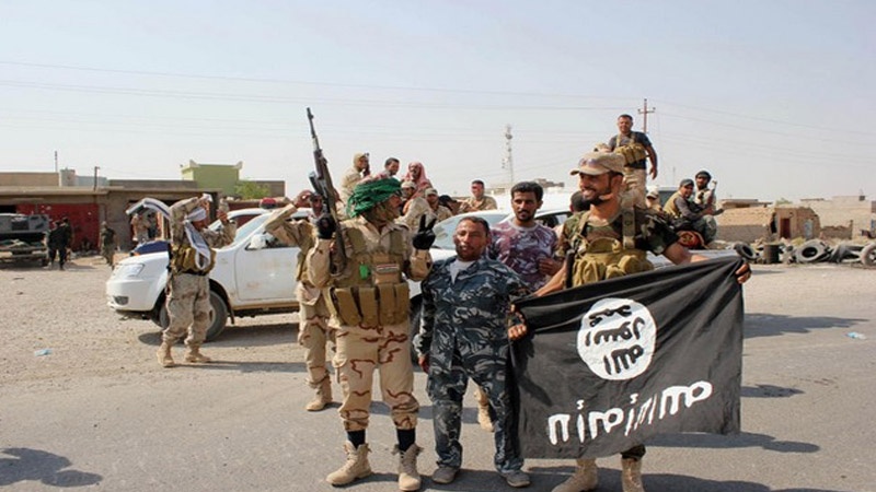 شہر الرمادی میں داعش کے اراکین، فوج اور عوامی رضاکار فورس کے جوانوں کے مکمل محاصرے میں آگئے ہیں۔