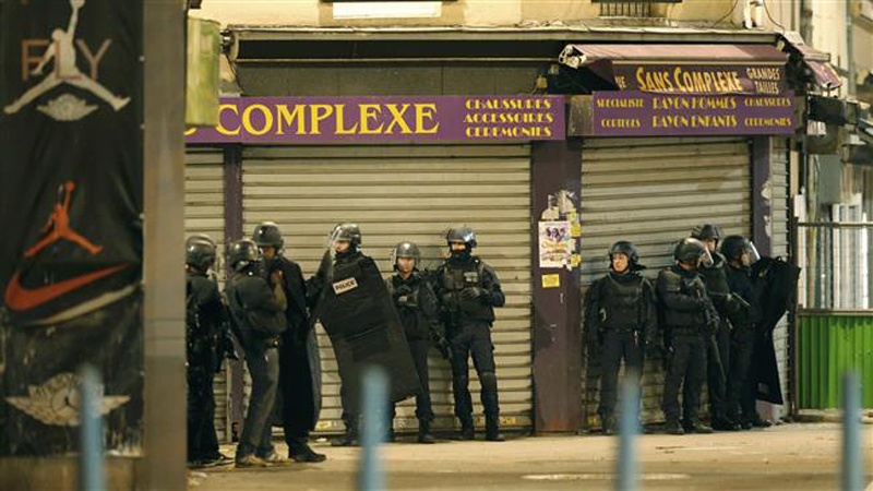 پیرس کے نواحی علاقے میں پولیس اور مشترکہ افراد کے درمیان جھڑپ متعدد افراد ہلاک اور زخمی