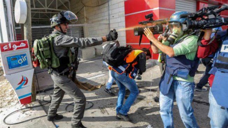 فلسطینی امدادی کارکنوں پر صیہونی فوجیوں کے حملے جاری ہیں