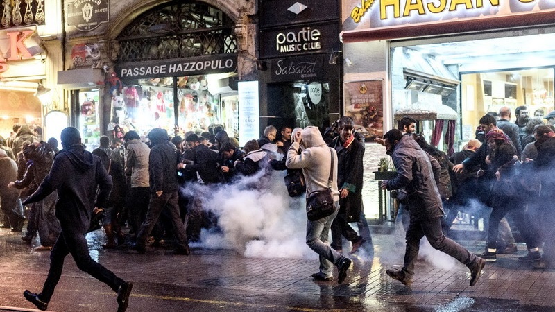 Kürdlər İstanbulda etiraz aksiyası keçirdilər