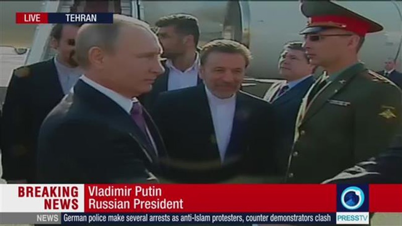 Rusiya prezidenti Tehrana daxil oldu