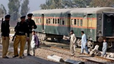 پاکستان میں ریلوے ٹریک پر دھماکہ، مرنے والوں کی تعداد چار ہوگئی-