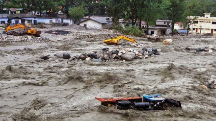 ہندوستان کی ریاست تمل ناڈو میں سیلاب کے باعث دو لاکھ افراد بے گھر 