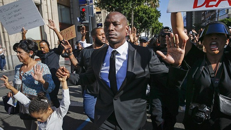 ABŞ polisinin rasizminə qarşı aksiya