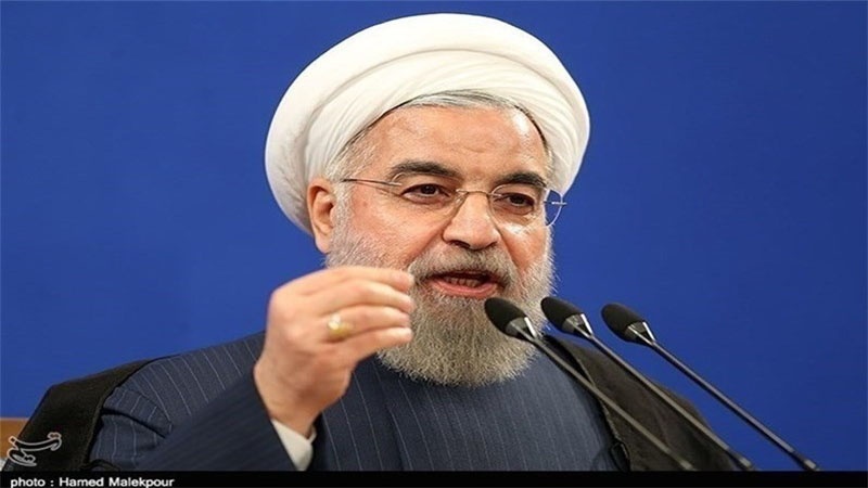 صدر مملکت ڈاکٹر حسن روحانی نے شہر رے میں حضرت عبدالعظیم حسنی کے حرم مطہر کے صحن میں ایک عوامی اجتماع سے خطاب کیا۔