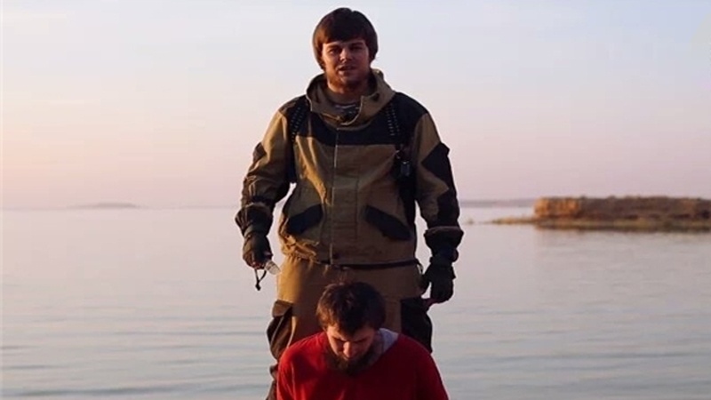 İŞİD bir rus girovun başını kəsib
