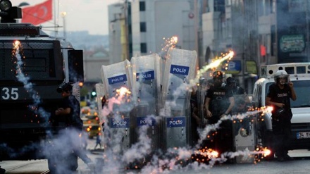 Türkiyənin cənub-şərqində təhlükəsizlik qüvvələri ilə etirazçılar arasına toqquşma baş verib