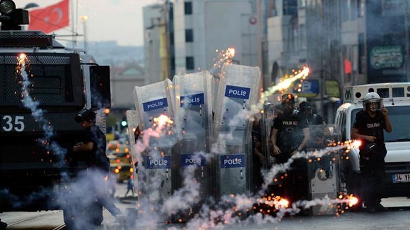 Türkiyənin cənub-şərqində təhlükəsizlik qüvvələri ilə etirazçılar arasına toqquşma baş verib