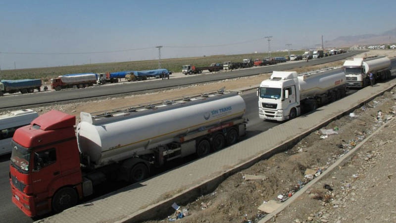 İraq: İŞİD neftinin əksəriyyəti Türkiyə vasitəsi ilə qaçaq edilir
