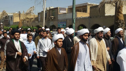 ایران: قم میں دینی طلبہ کا احتجاجی مظاہرہ، نائیجیریا کے شیعہ مسلمانوں کے قتل عام کی شدید مذمت