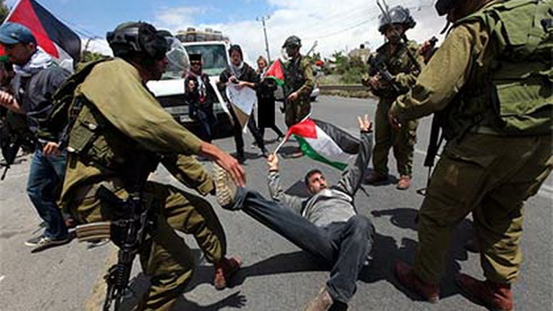 صیہونی فوجیوں نے مقبوضہ بیت المقدس شہر کے قدیمی علاقے میں ایک فلسطینی کو گرفتار کر لیا۔