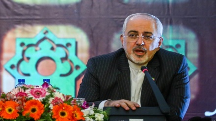 Zərif: Problemlərin həll yolu ağıllı diplomatiyadır