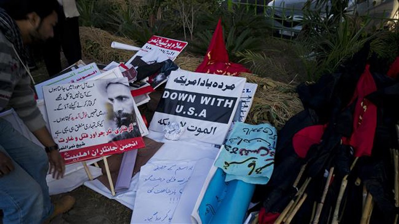 پاکستانی عوام کا سعودی عرب کی زیر قیادت اتحاد میں اسلام آباد حکومت کی شمولیت کے خلاف احتجاجی مظاہرہ 