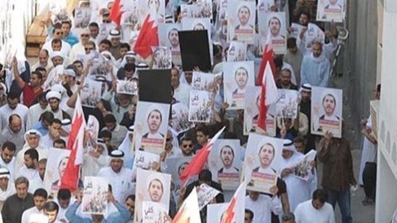بحرین: عوام نے پرامن مظاہرے کر کے جمعیت الوفاق کے سربراہ شیخ علی سلمان کی رہائی کا مطالبہ کیا 